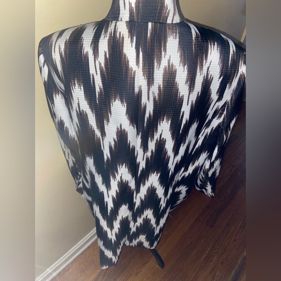 Tahari Long Blazer Sz 22 with Pockets - Picture 2 of 5